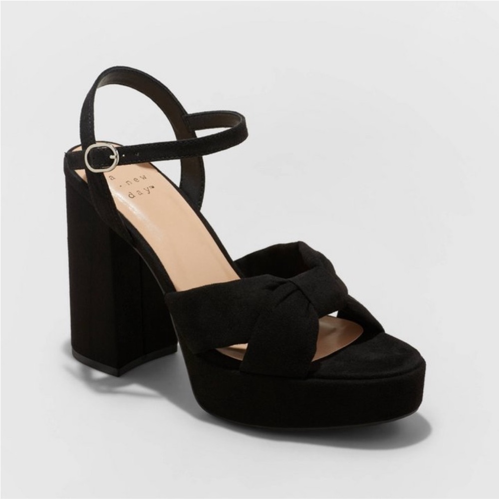NWT a new day Riah women’s heels
